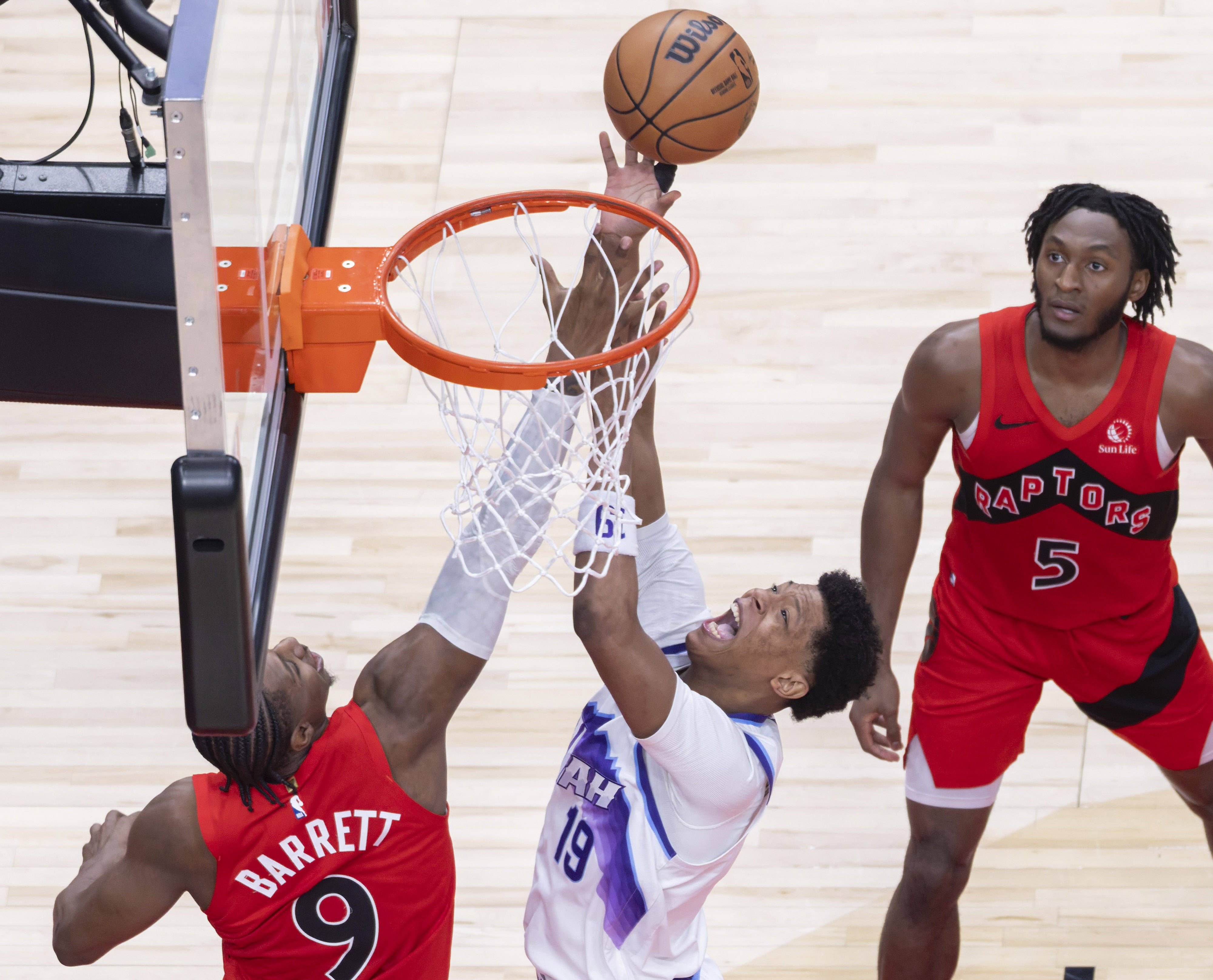 开云体育关于太狠了！深圳男篮迎中超关键赛犹他爵士围绕NBA季后赛战术微调，皇家马德里围绕社区盾伤情更新的信息